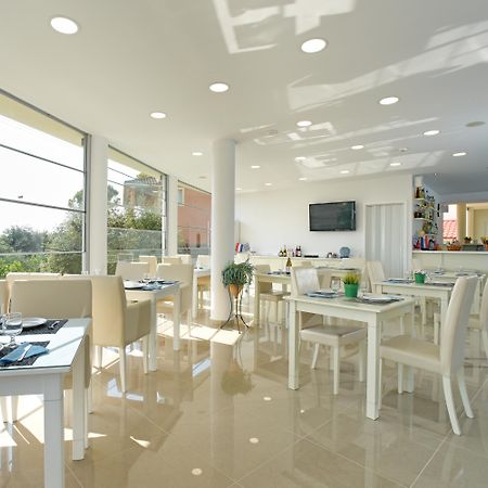 Palapart Gikas Suites And Studios Gouvia Esterno foto