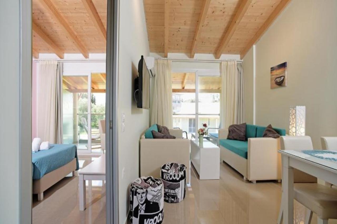 Palapart Gikas Suites And Studios Gouvia Esterno foto