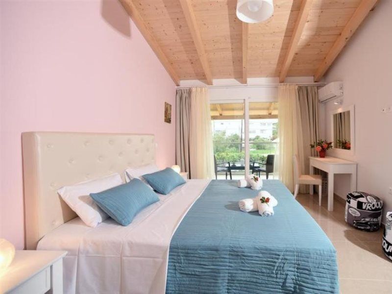 Palapart Gikas Suites And Studios Gouvia Esterno foto